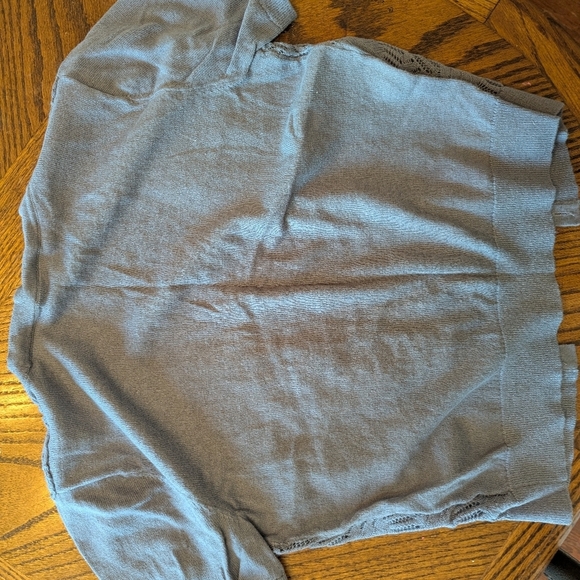 LOFT Short Sleeve Cardigan, Size Small, Periwinkle Color, Knit Detail On Front - Picture 4 of 5